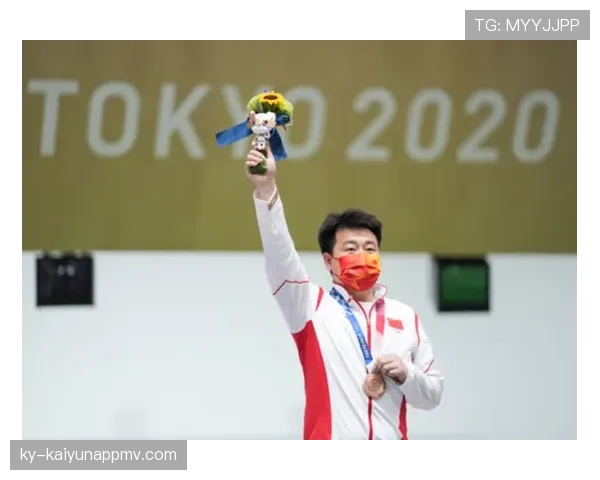 庞伟家里到底堆了多少运动装备，光看就觉得钱包瘪了不止一点点