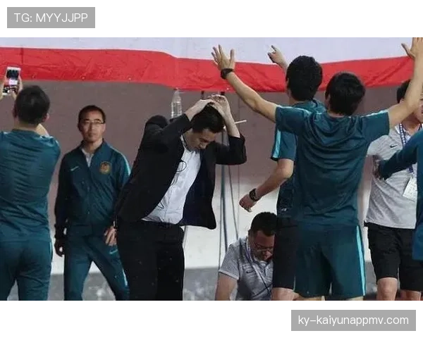 替补席球员犯规，裁判如何判罚？规则拆解